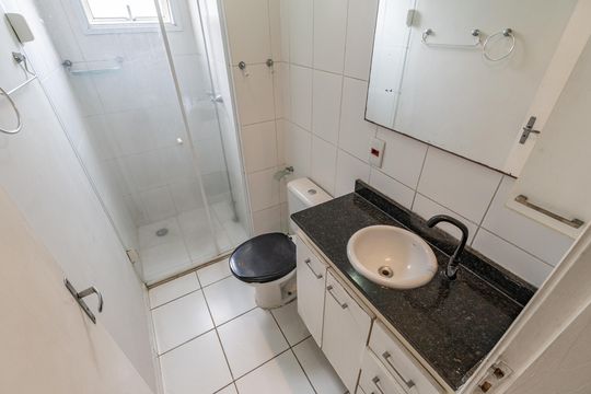 Banheiro de apartamento para alugar com 2 quartos, 50m² em Jardim Maria Estela, São Paulo