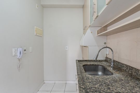 Cozinha de apartamento para alugar com 2 quartos, 50m² em Jardim Maria Estela, São Paulo
