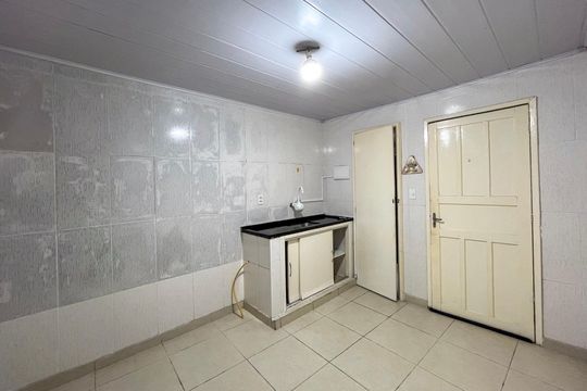 Cozinha de casa para alugar com 1 quarto, 45m² em Jardim Vergueiro, São Paulo