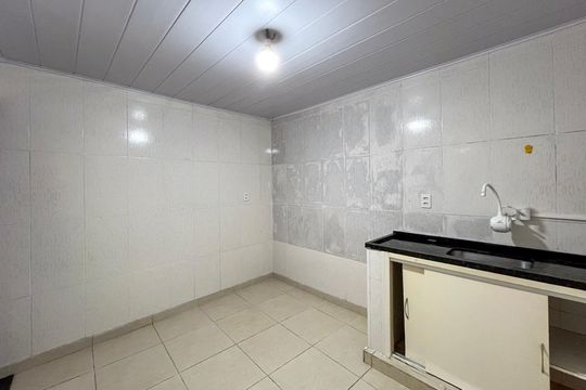 Cozinha de casa para alugar com 1 quarto, 45m² em Jardim Vergueiro, São Paulo
