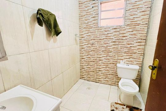 Banheiro de casa de condomínio para alugar com 3 quartos, 140m² em Caucaia do Alto, Cotia
