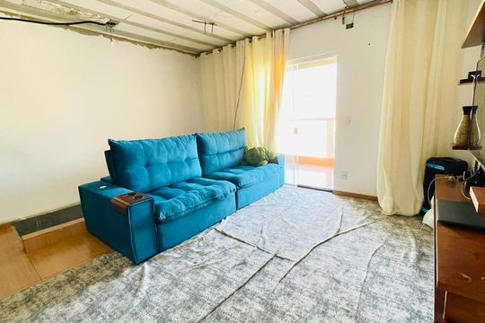 Sala de casa de condomínio para alugar com 3 quartos, 140m² em Caucaia do Alto, Cotia