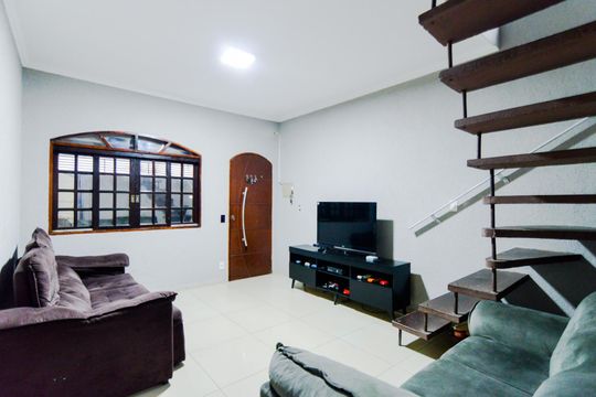 Casa para alugar com 3 quartos, 150m² em Jardim Santa Maria, Guarulhos
