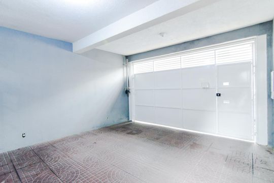 Garagem de casa para alugar com 3 quartos, 150m² em Jardim Santa Maria, Guarulhos