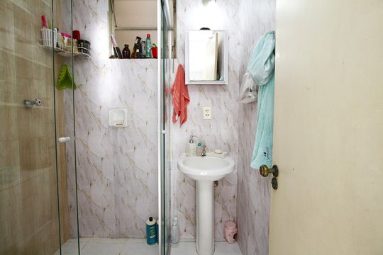 Banheiro Social de apartamento à venda com 2 quartos, 64m² em Carlos Prates, Belo Horizonte