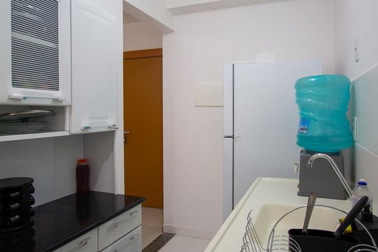 Cozinha de apartamento para alugar com 2 quartos, 52m² em Vista Alegre, São Gonçalo
