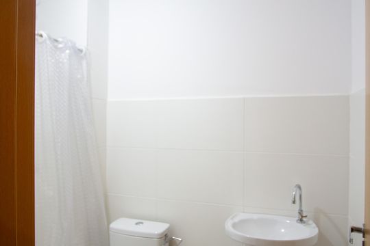 Banheiro de apartamento para alugar com 2 quartos, 52m² em Vista Alegre, São Gonçalo