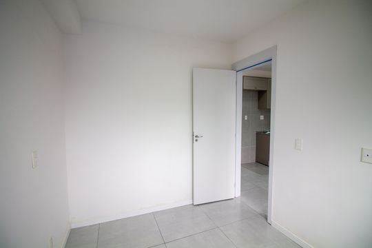 Quarto 1 de apartamento para alugar com 2 quartos, 38m² em Jardim São Luís, São Paulo