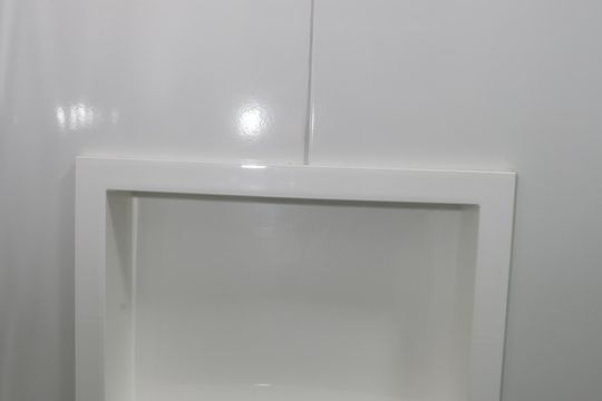 Banheiro de kitnet/studio para alugar com 1 quarto, 20m² em Lapa de Baixo, São Paulo