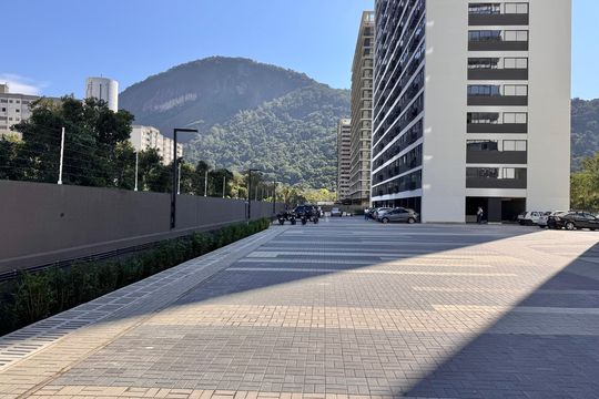 Fachada de apartamento à venda com 3 quartos, 60m² em Barra Olímpica, Rio de Janeiro