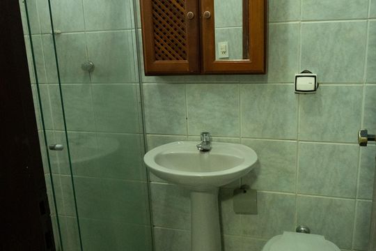 Banheiro da Suíte 2 de casa para alugar com 3 quartos, 172m² em Jardim dos Calegaris, Paulínia