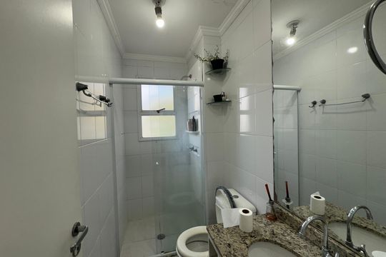 Banheiro de apartamento para alugar com 3 quartos, 63m² em Parque Viana, Barueri