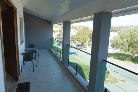Sacada de casa de condomínio à venda com 3 quartos, 404m² em Tarumã, Barueri