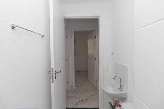 Banheiro de apartamento para alugar com 2 quartos, 38m² em Jardim Recanto Verde, São Paulo