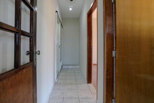 Corredor de casa para alugar com 2 quartos, 80m² em Vila Pomar, Mogi das Cruzes