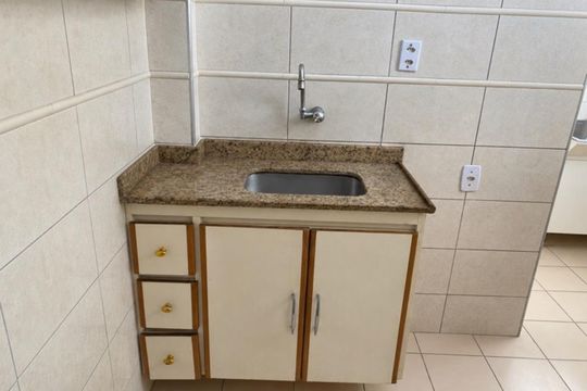 Cozinha de apartamento para alugar com 2 quartos, 50m² em Irajá, Rio de Janeiro