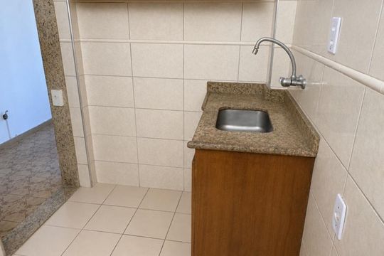 Cozinha de apartamento para alugar com 2 quartos, 50m² em Irajá, Rio de Janeiro