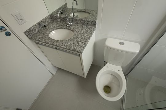 Banheiro da Suíte de apartamento para alugar com 2 quartos, 67m² em Pagador de Andrade, Jacareí