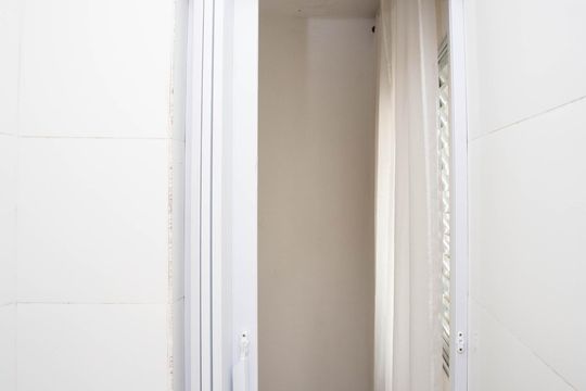Banheiro de kitnet/studio para alugar com 1 quarto, 34m² em Cidade Júlia, São Paulo