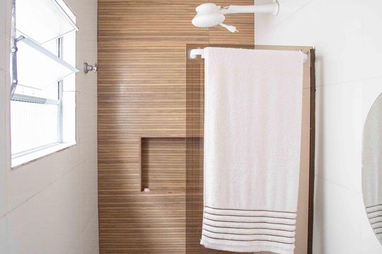 Banheiro de kitnet/studio para alugar com 1 quarto, 34m² em Cidade Júlia, São Paulo