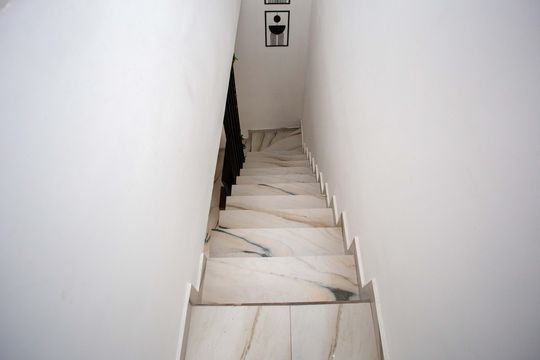 Escada de kitnet/studio para alugar com 1 quarto, 34m² em Cidade Júlia, São Paulo
