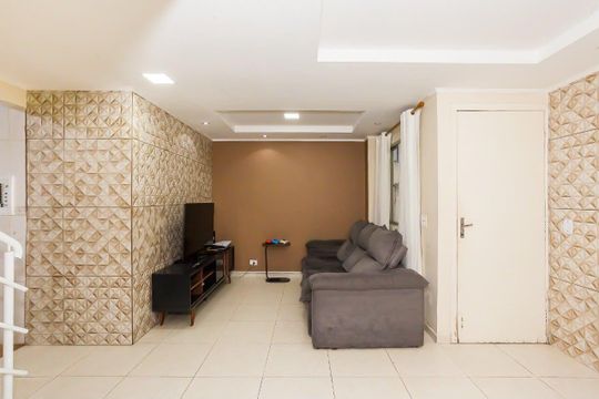 Sala de casa de condomínio à venda com 4 quartos, 120m² em Uberaba, Curitiba