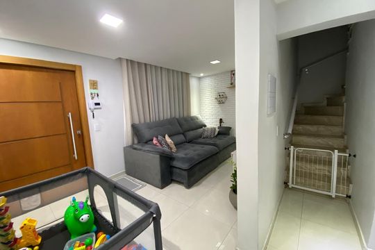 Casa para alugar com 2 quartos, 213m² em Parque Erasmo Assunção, Santo André