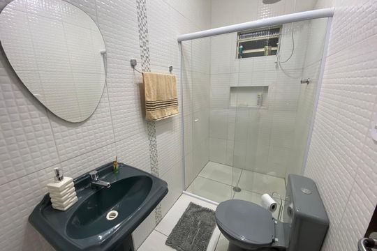Banheiro de casa para alugar com 2 quartos, 213m² em Parque Erasmo Assunção, Santo André