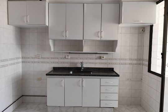 Cozinha de apartamento para alugar com 3 quartos, 99m² em Parque Residencial Aquarius, São José dos Campos