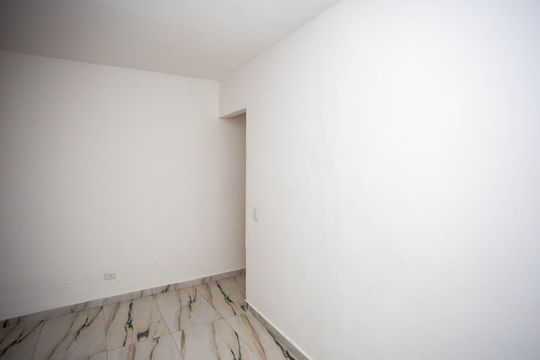 Quarto de kitnet/studio para alugar com 1 quarto, 34m² em Cidade Júlia, São Paulo