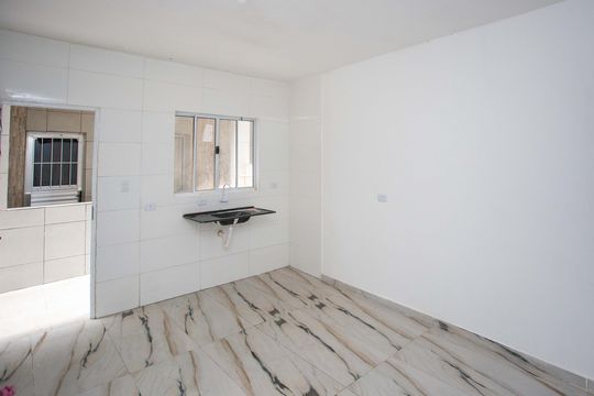 Cozinha de kitnet/studio para alugar com 1 quarto, 34m² em Cidade Júlia, São Paulo