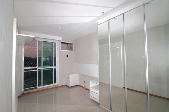 Suíte de apartamento para alugar com 3 quartos, 151m² em Barra Olímpica, Rio de Janeiro