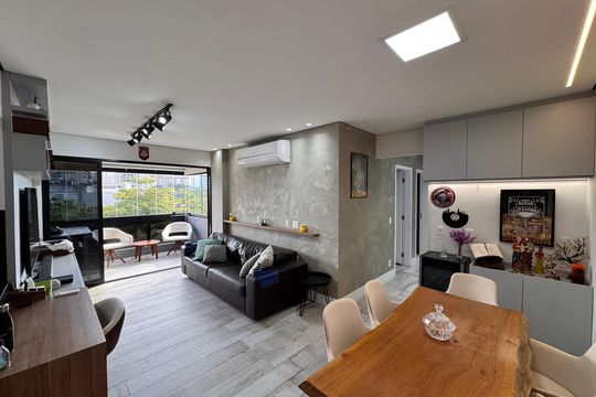 Sala de apartamento à venda com 3 quartos, 92m² em Barra da Tijuca, Rio de Janeiro