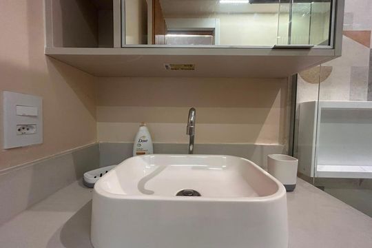 Banheiro de kitnet/studio à venda com 1 quarto, 24m² em Vila Cordeiro, São Paulo