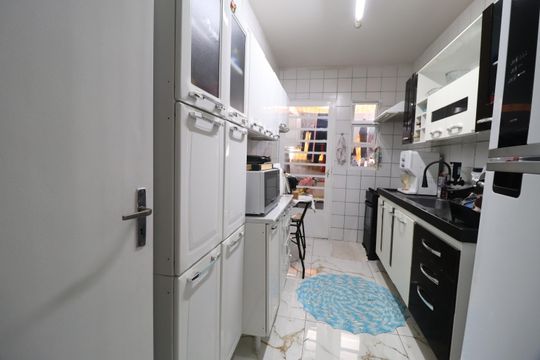 Cozinha de apartamento para alugar com 3 quartos, 69m² em Santa Mônica, Uberlândia