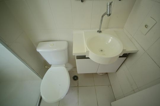 Banheiro da Suíte  de apartamento para alugar com 3 quartos, 62m² em Ferrazópolis, São Bernardo do Campo