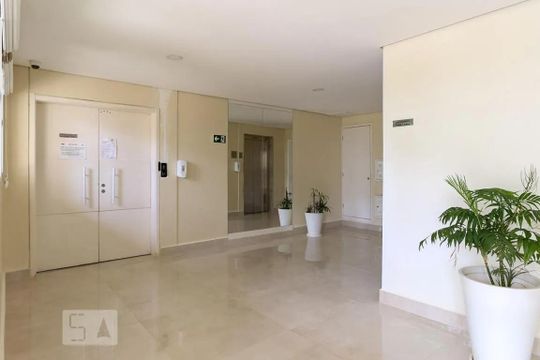 Área comum - hall de entrada de apartamento para alugar com 3 quartos, 62m² em Ferrazópolis, São Bernardo do Campo
