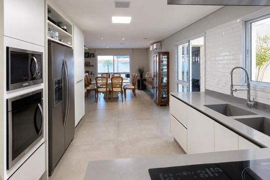 Cozinha de casa de condomínio para alugar com 4 quartos, 250m² em Tamboré, Santana de Parnaíba