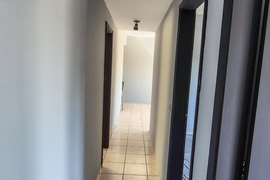 Corredor de apartamento para alugar com 3 quartos, 85m² em Ramos, Rio de Janeiro