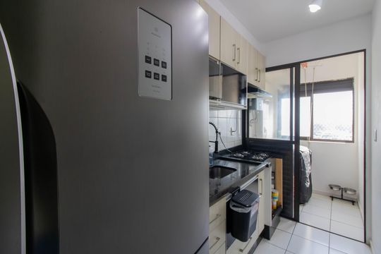 Cozinha de apartamento à venda com 2 quartos, 46m² em Portal dos Gramados, Guarulhos