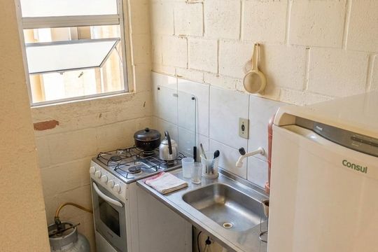 Cozinha de apartamento à venda com 2 quartos, 39m² em Olaria, Canoas