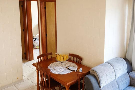 Sala de apartamento à venda com 2 quartos, 39m² em Olaria, Canoas