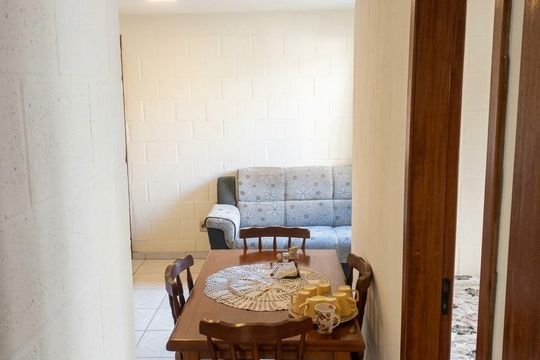 Sala de apartamento à venda com 2 quartos, 39m² em Olaria, Canoas