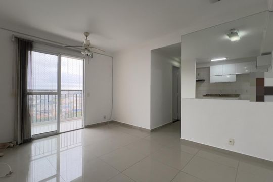 Sala de apartamento para alugar com 3 quartos, 66m² em Vila Rosalia, Guarulhos