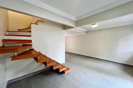 Casa para alugar com 3 quartos, 249m² em Vila Nogueira, Campinas
