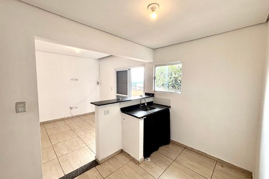 Cozinha de casa para alugar com 2 quartos, 60m² em Jardim Jaú (zona Leste), São Paulo