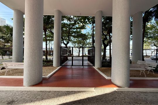 Fachada de apartamento para alugar com 5 quartos, 207m² em Centro, Guarujá