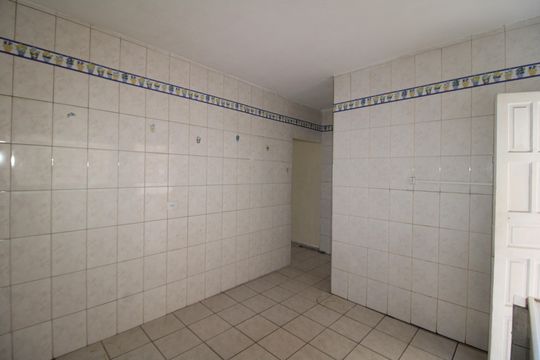 Cozinha de casa para alugar com 2 quartos, 90m² em Parque Peruche, São Paulo