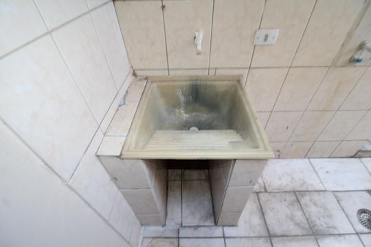 Área de Serviço de casa para alugar com 2 quartos, 90m² em Parque Peruche, São Paulo