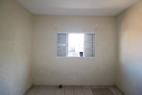 Quarto 1 de casa para alugar com 2 quartos, 90m² em Parque Peruche, São Paulo